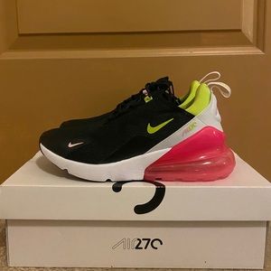 Women’s size 8 Nike Air Max 270’s